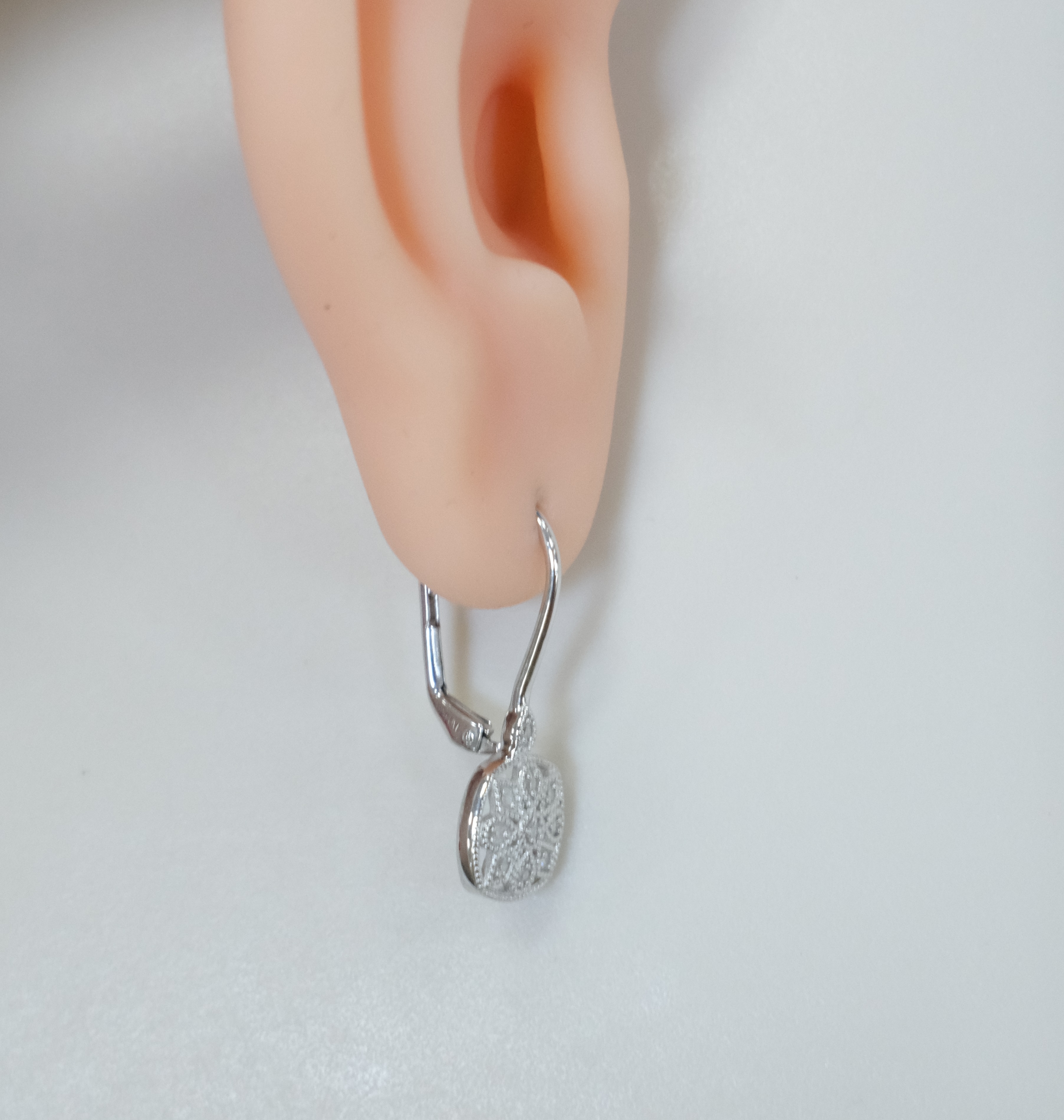 Серебряные серьги с бриллиантами
